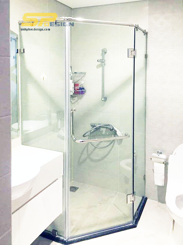 Vách kính phòng tắm vát góc 135 độ giá rẻ VKT033